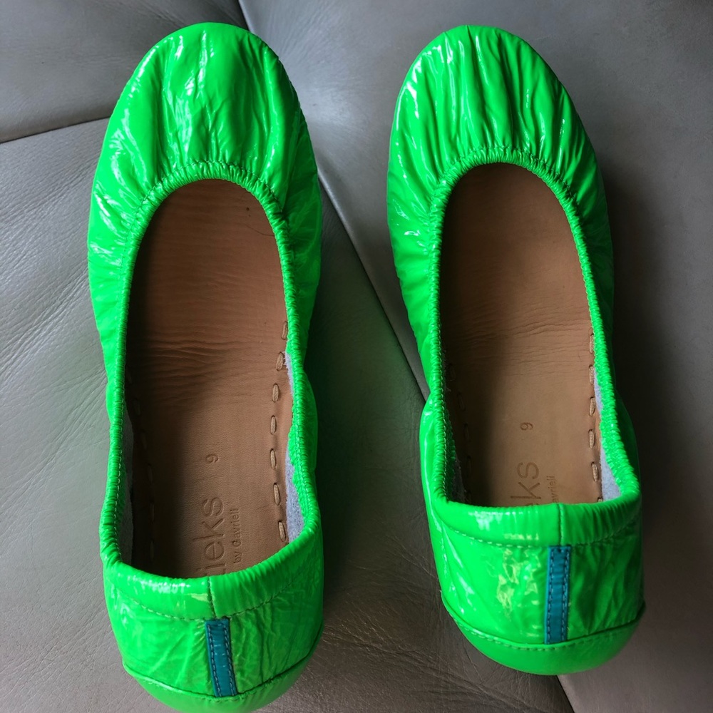 Galactic green Tieks size 9. Very good condition!